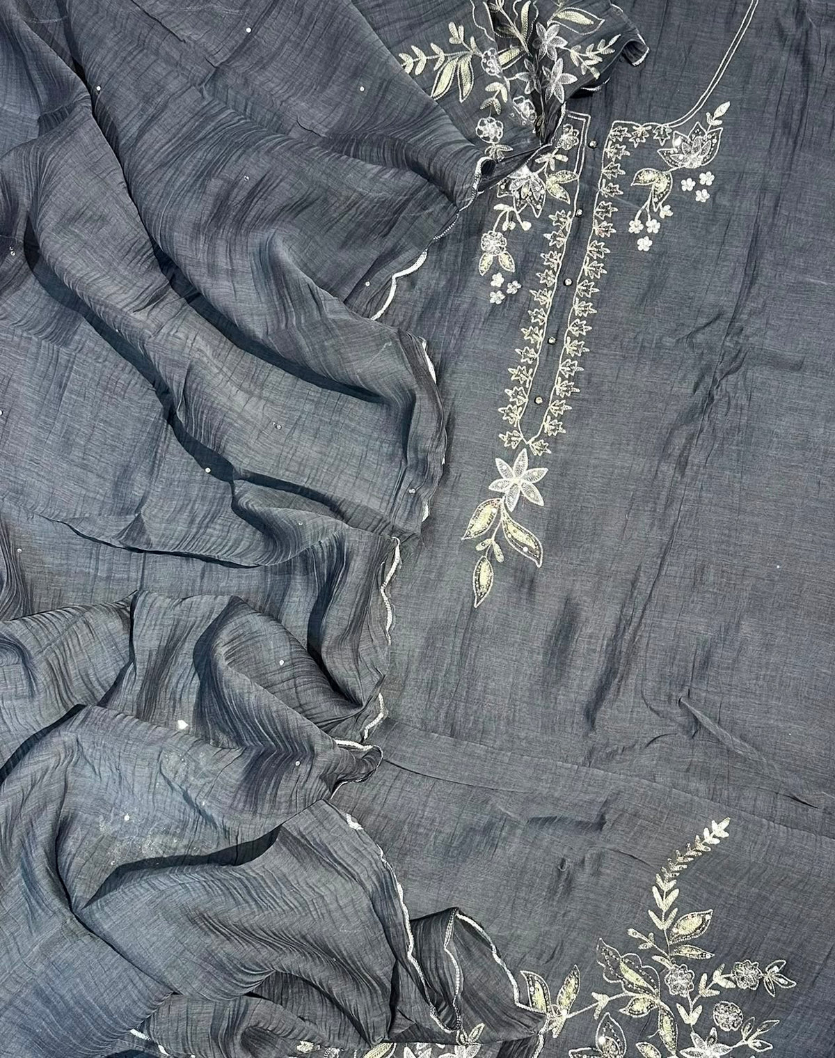 Mulmul Embroidery Suit Set
