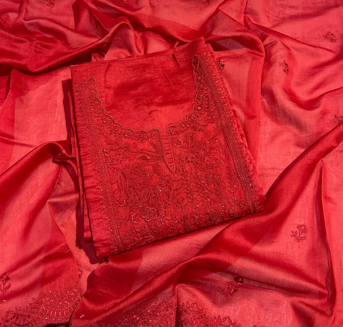 Mulmul Chanderi Thread Embroidery Suit Set